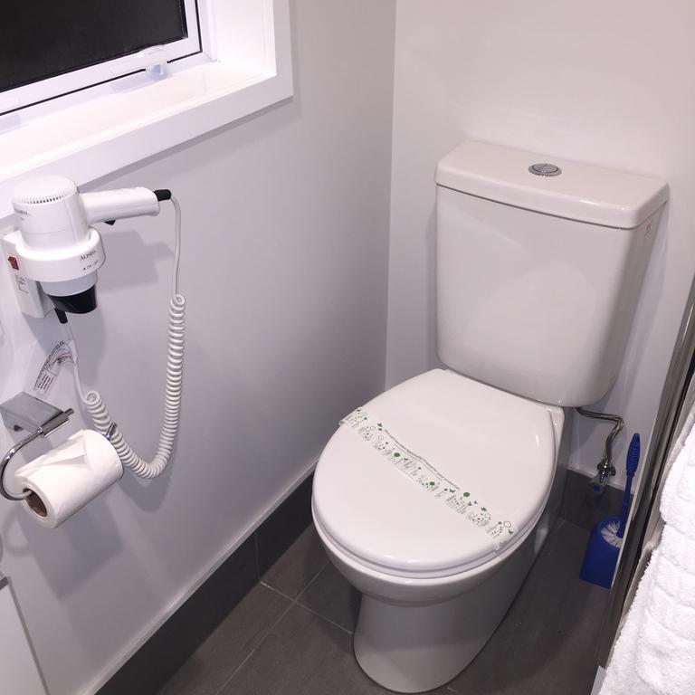 Bucklands Waterfront 3*