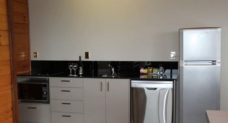 Hotel Waitakere & Auckland