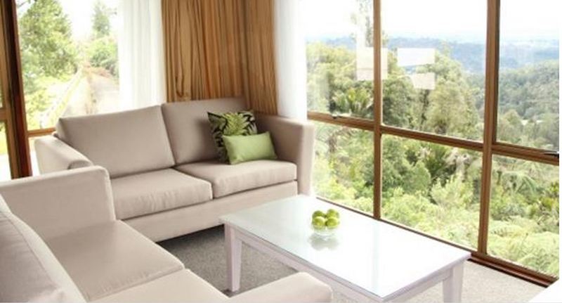 Waitakere & 4* Auckland