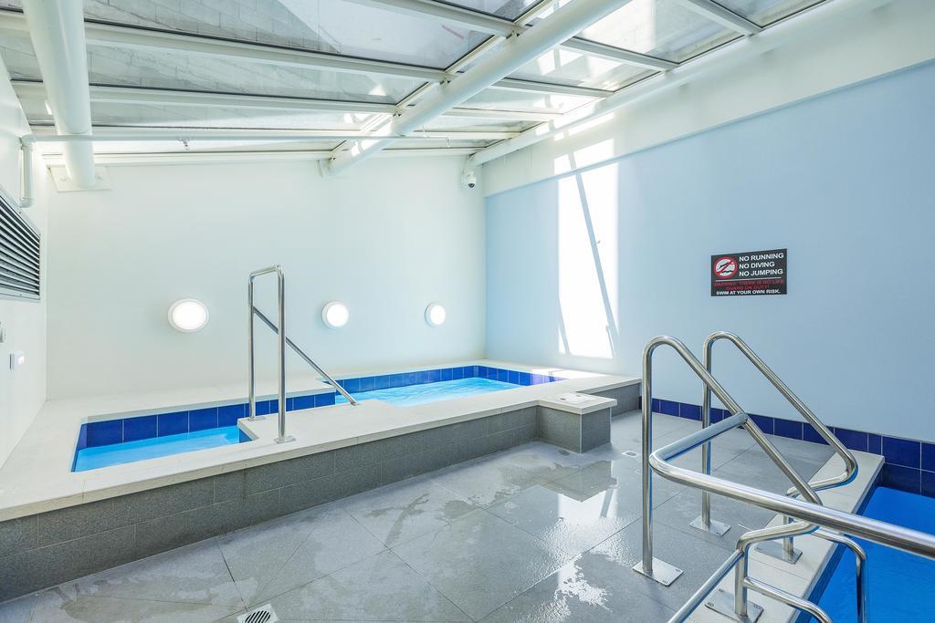 Classic One Bedroom Apartment- Pool And Gym! Auckland