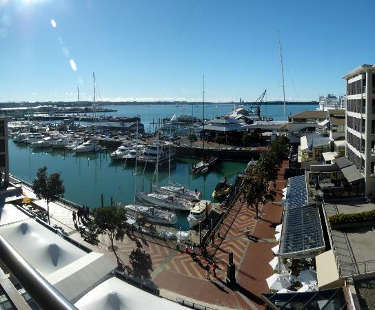 Charming Waterfront * Auckland