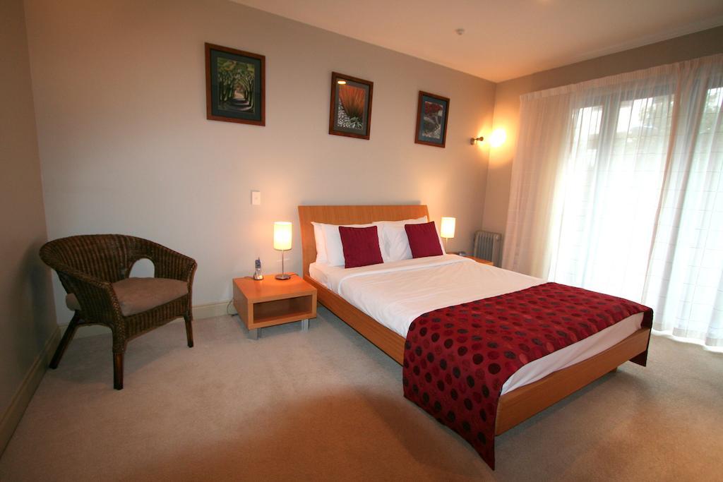 Latitude 37 4* Auckland