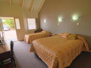 Airport Manor Motel