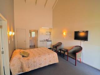 Airport Manor 3*