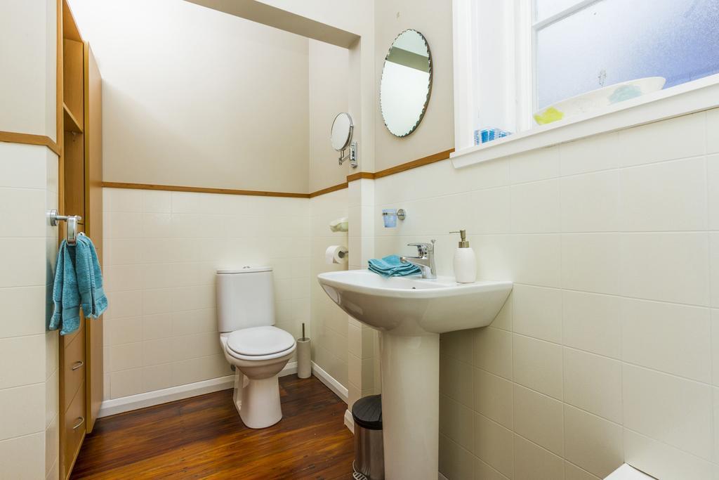 Guest house Devonport Palms *