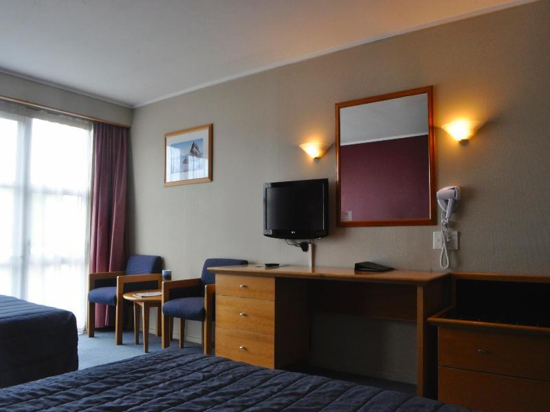Naumi Airport Hotel 4*
