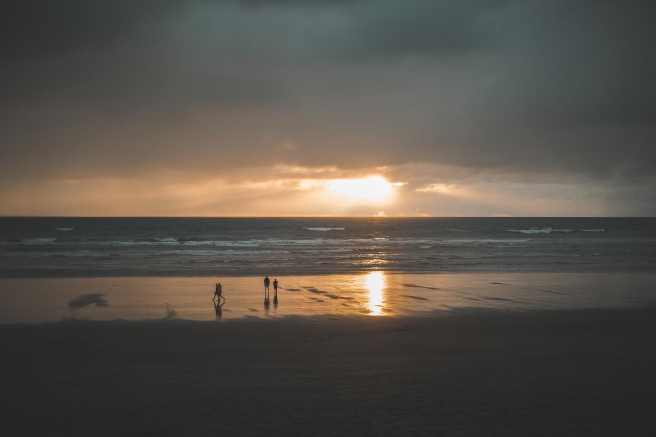 Coast Retreat Muriwai - Walk To The Beach! Holiday home