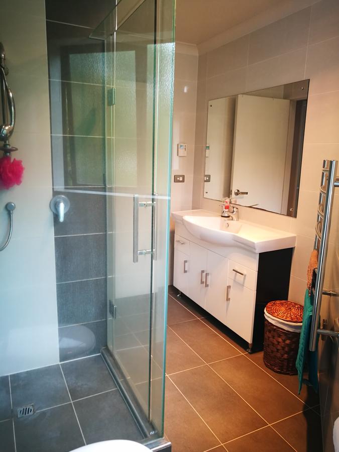 Guest house Monique's Rose Prvt Bthrm Ac Tv 4*