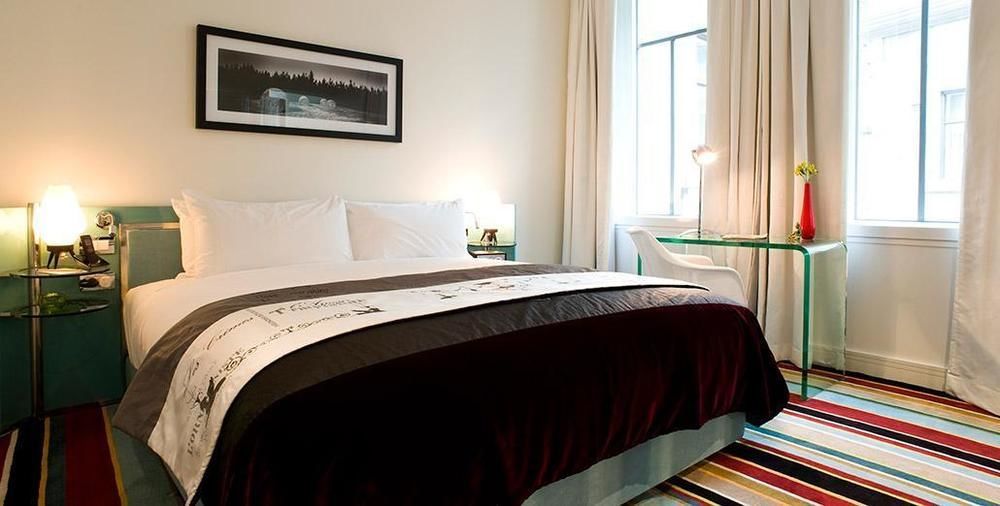 Debrett Auckland