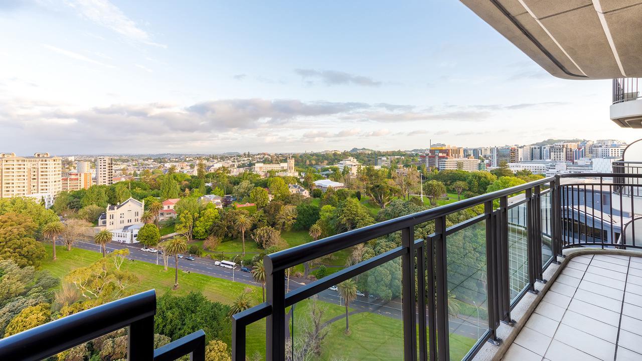 Avani Metropolis Residences Aparthotel 4*