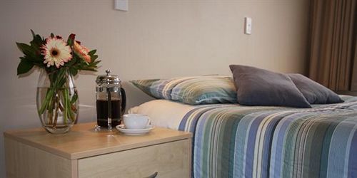 Takapuna Motor 4*