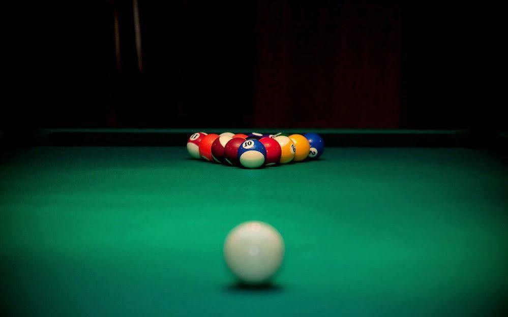 Shooters Saloon & 2*