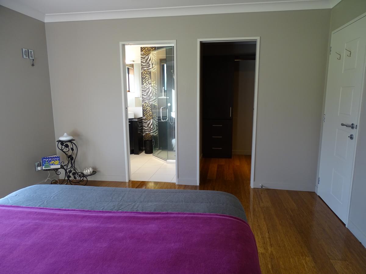 Mansion Of Love Bed & Breakfast Auckland