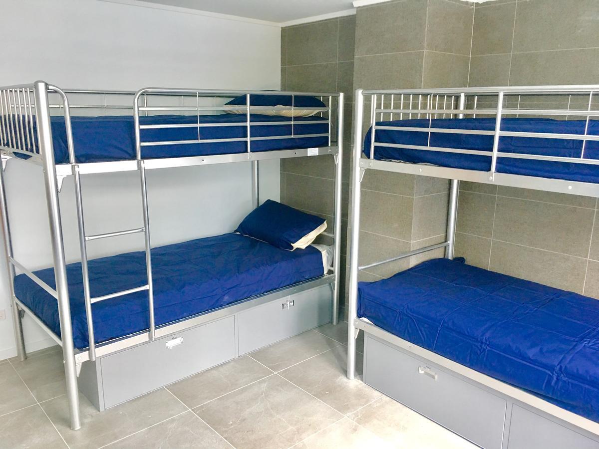 Metro Adventurer Backpackers Hostel *