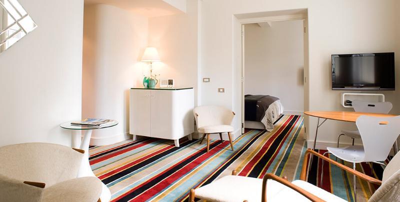 Debrett Hotel 5*