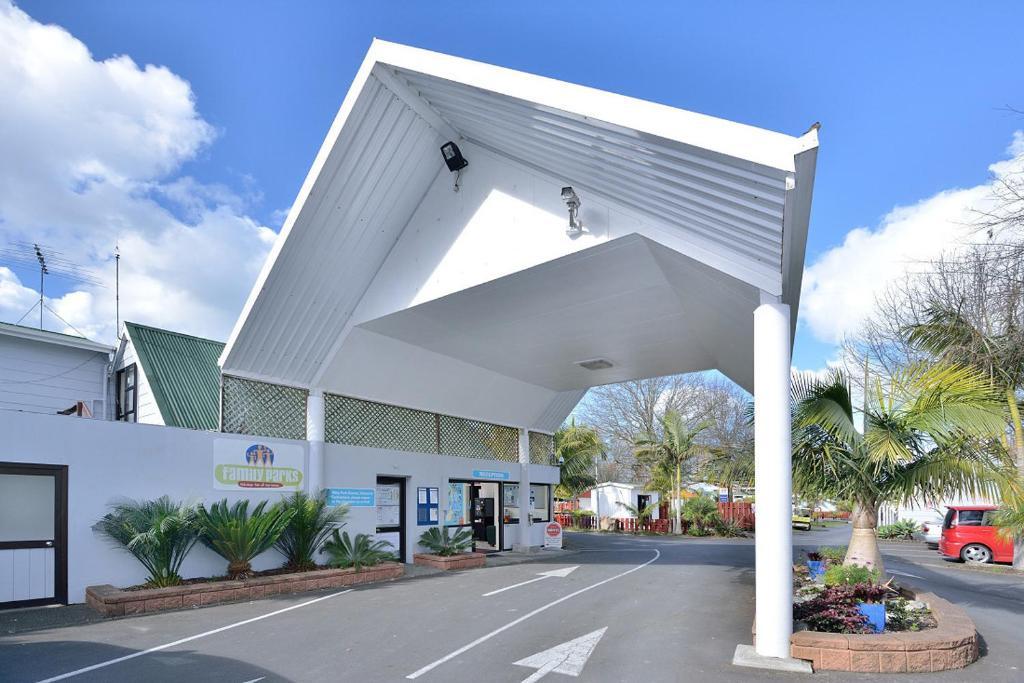 Northshore & Holiday park 4*