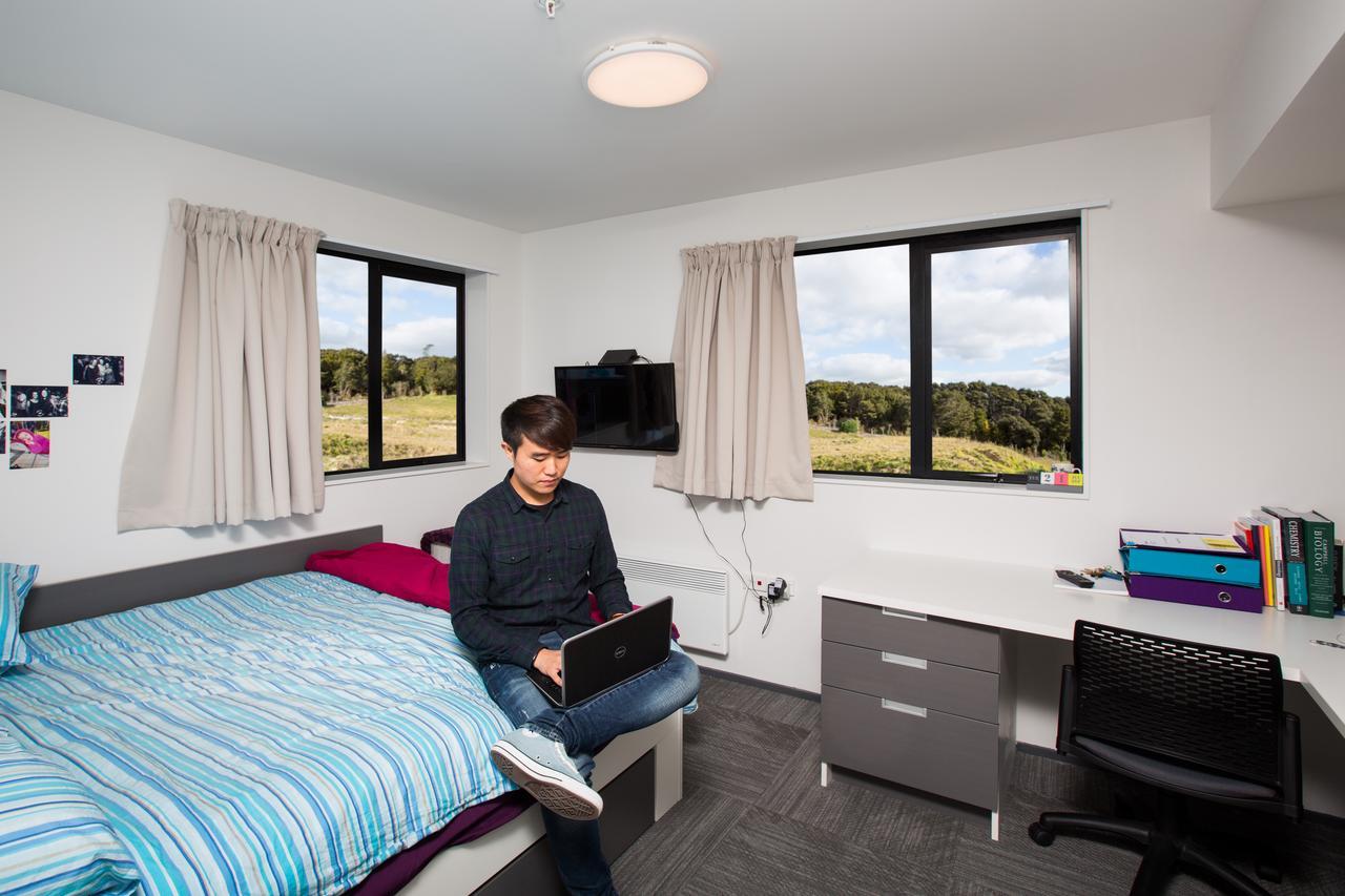 Massey Village * Auckland