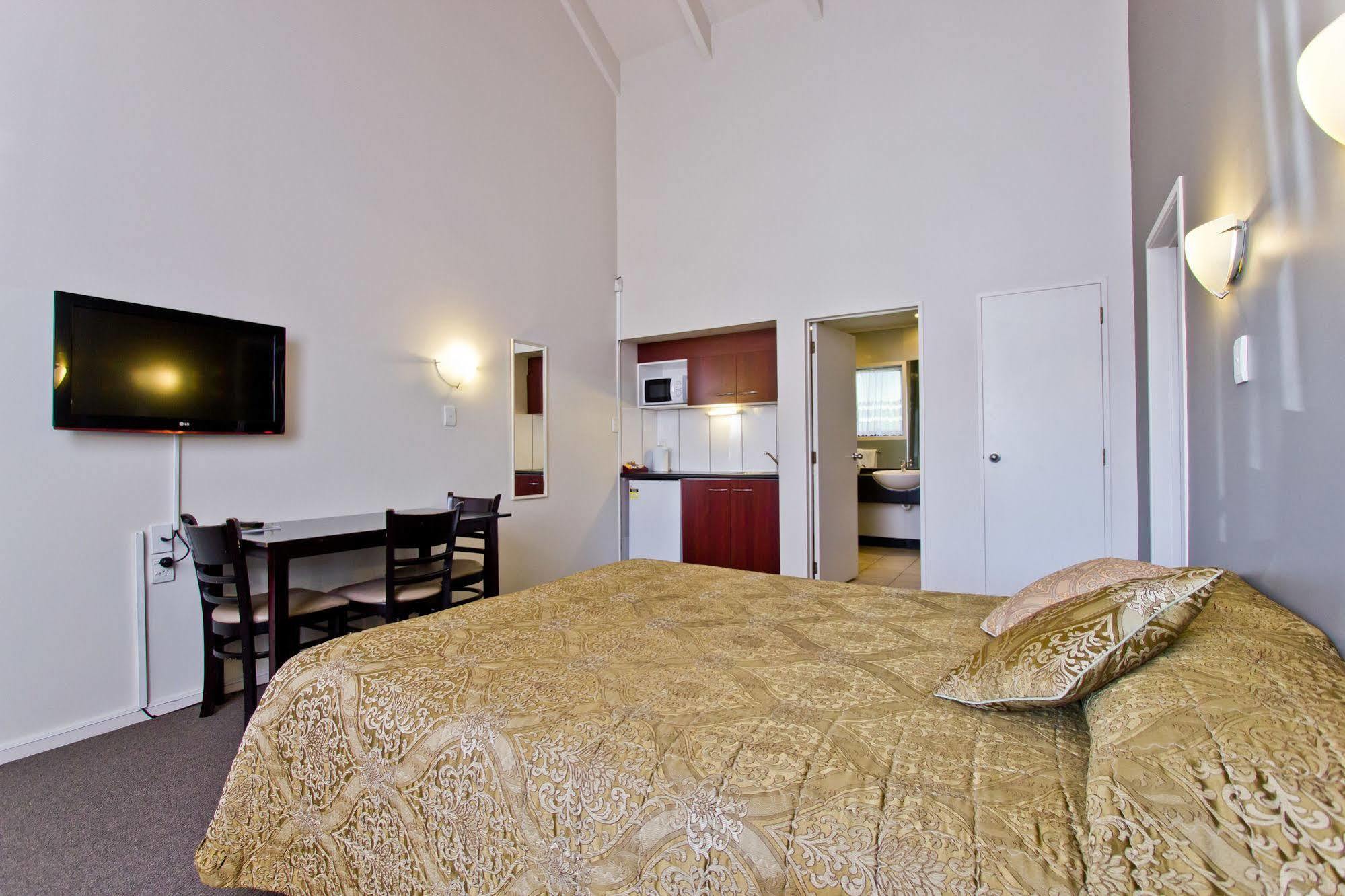 Motel Airport Manor 3*