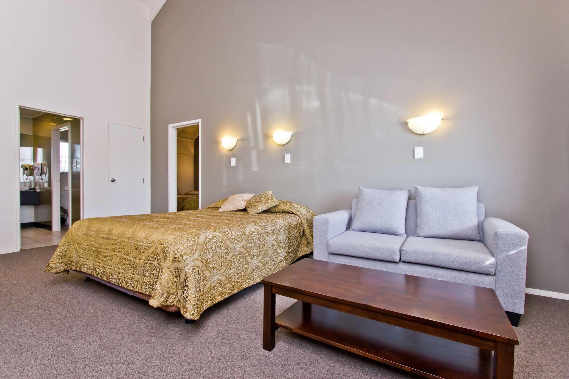Airport Manor Auckland