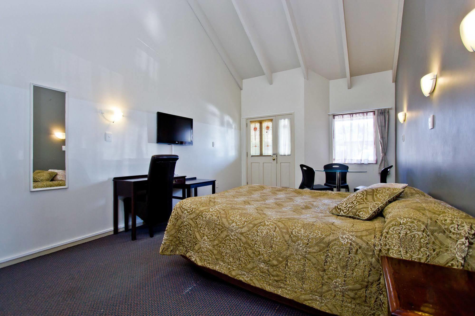 Airport Manor 3* Auckland