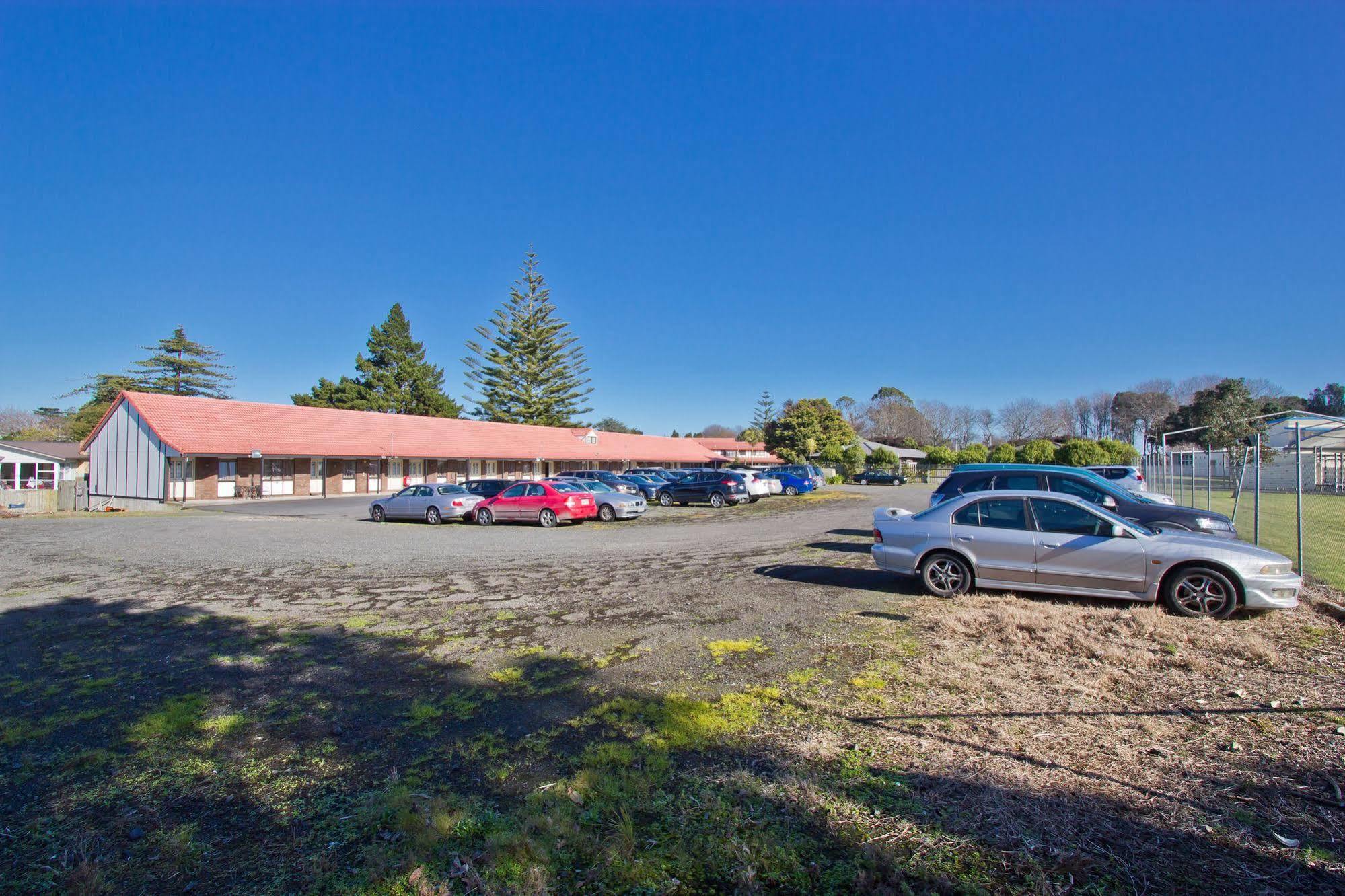 Airport Manor Motel