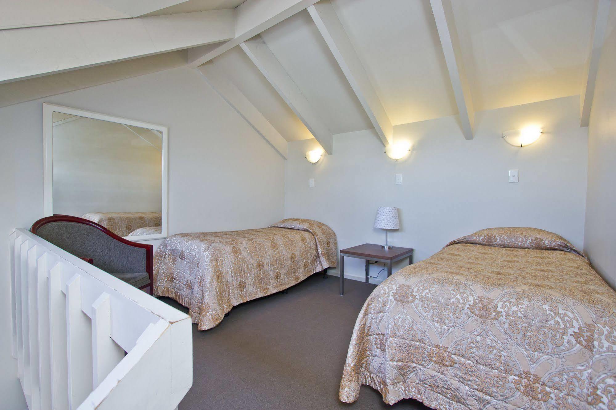 Motel Airport Manor 3*