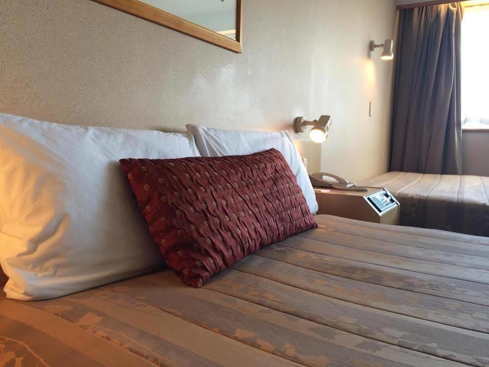 Naumi Airport Hotel 4*