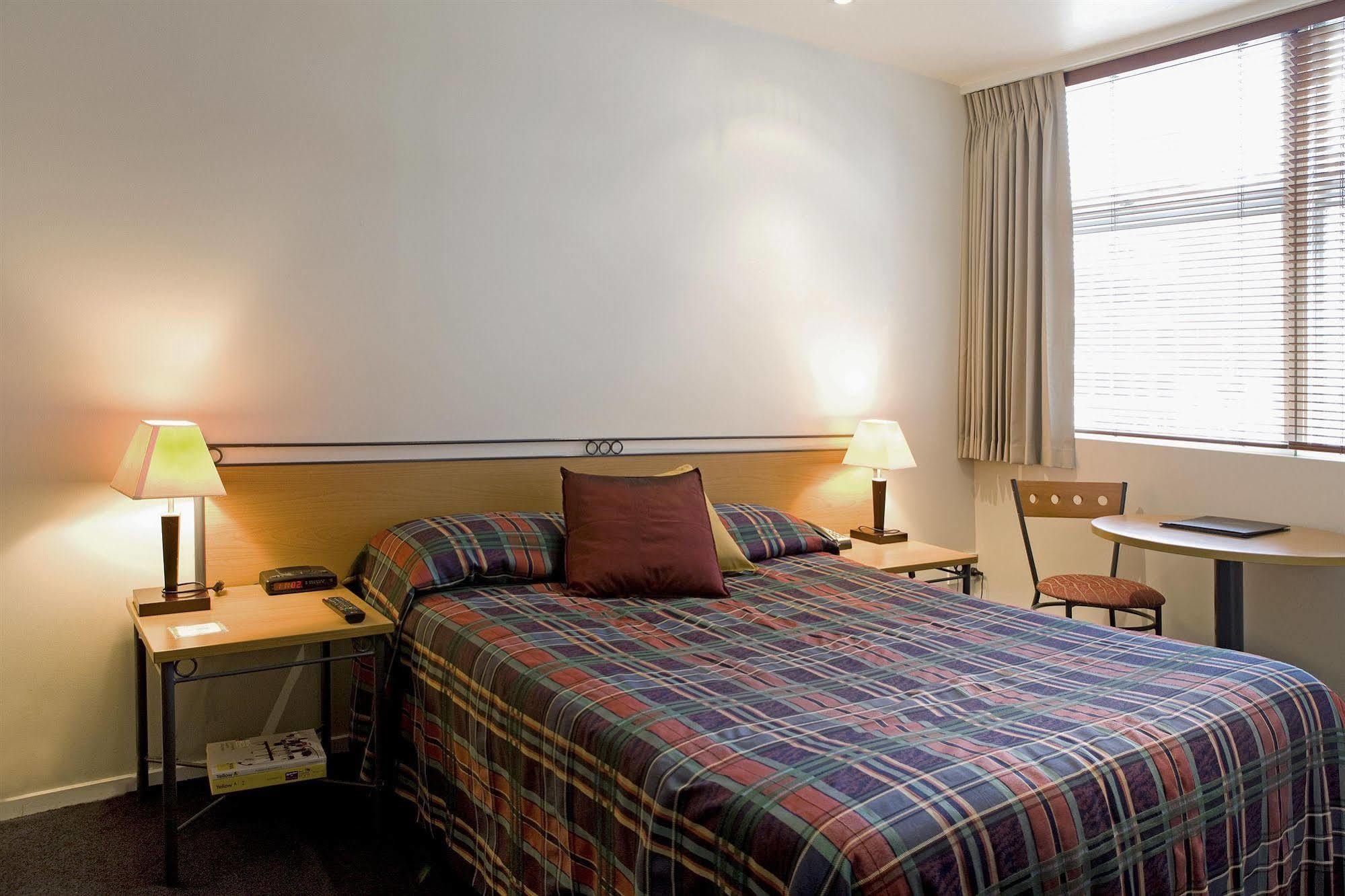 Hotel Econo Auckland