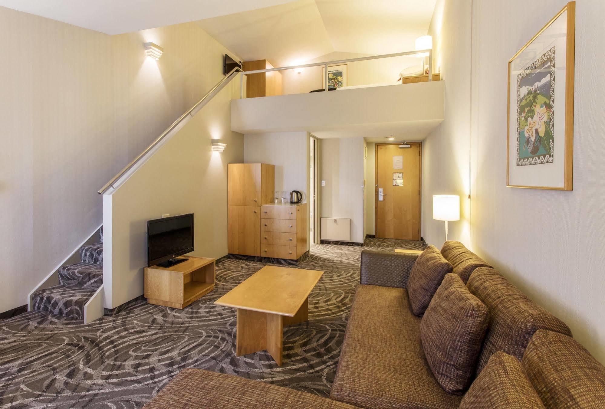 Waipuna & Conference Centre Hotel