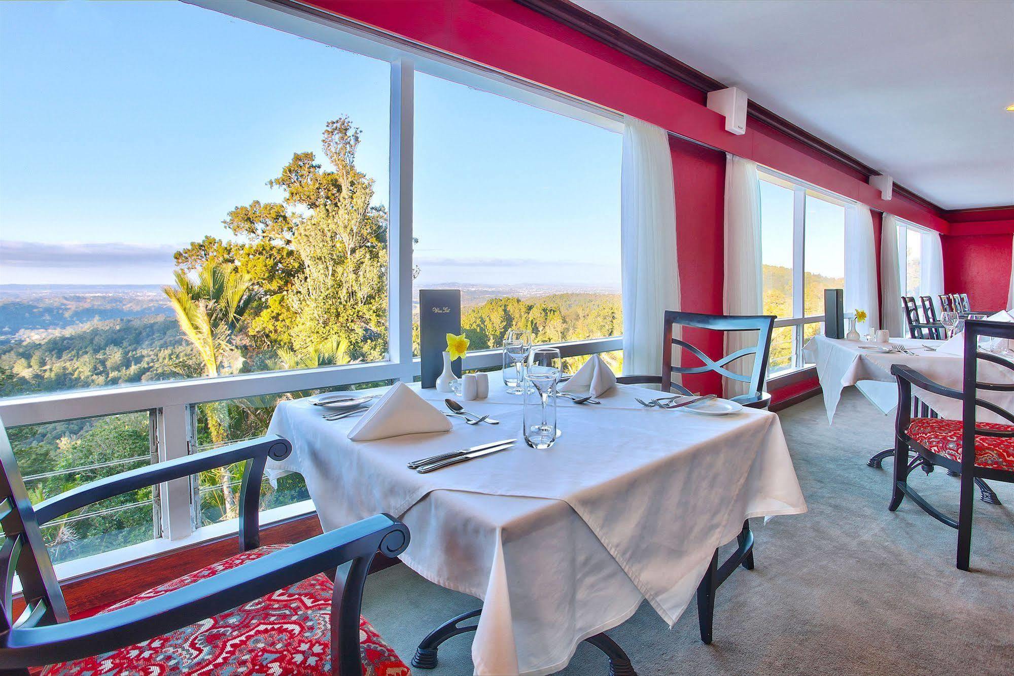 Waitakere & 4* Auckland