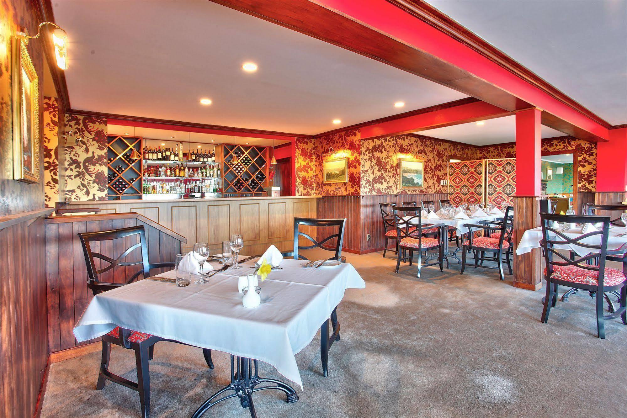Hotel Waitakere & 4*