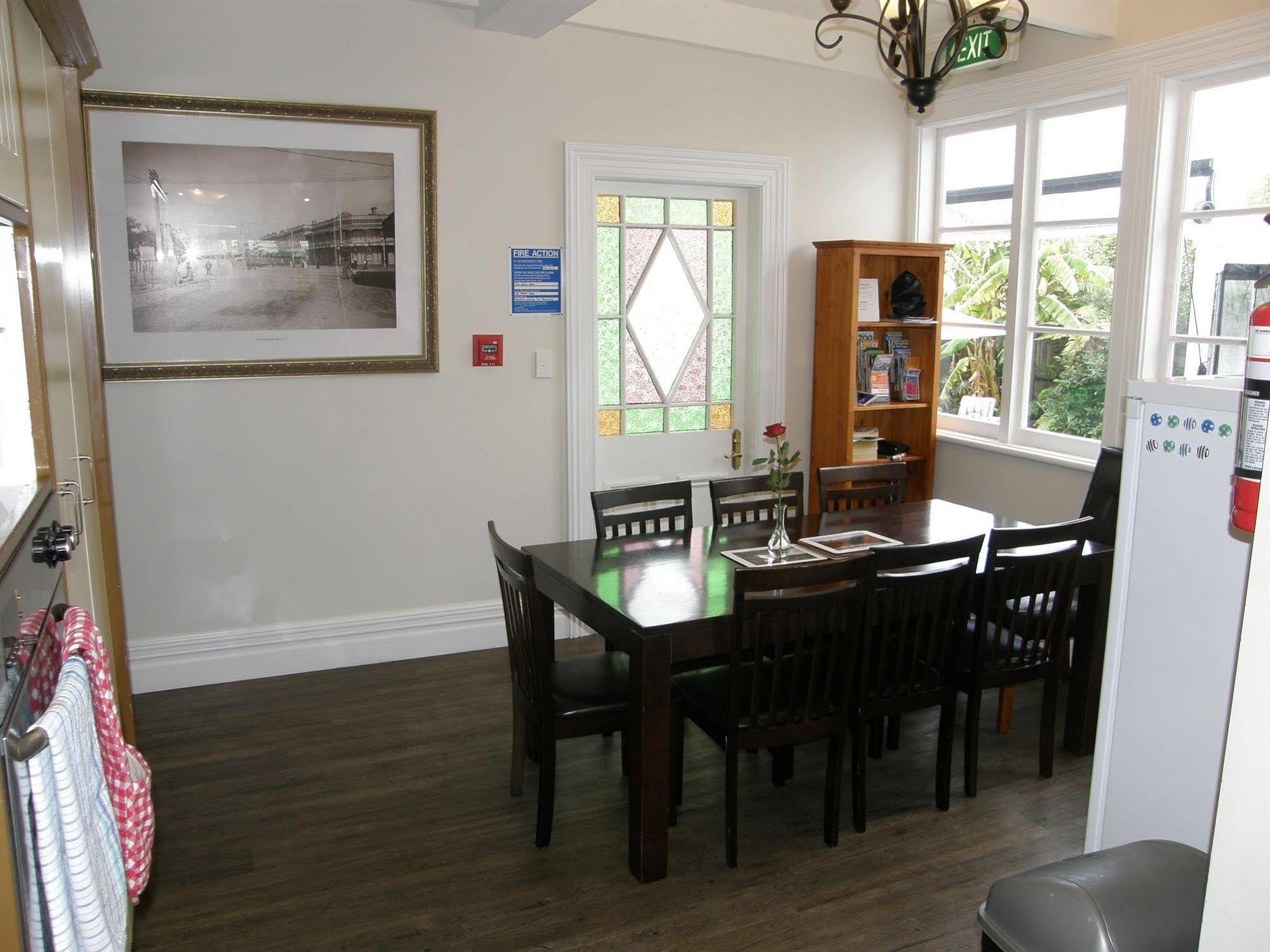Ponsonby Manor Guest house 4*