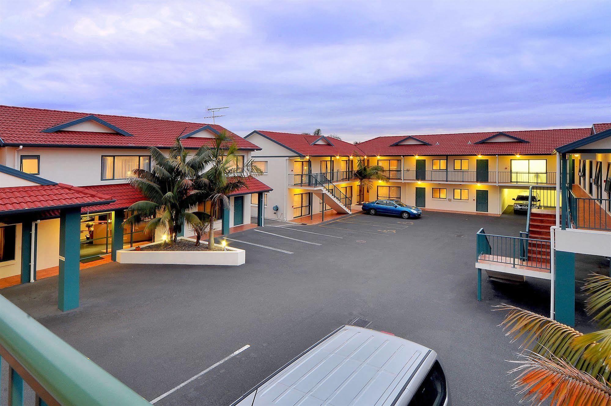 Academy At Botany Motor Motel