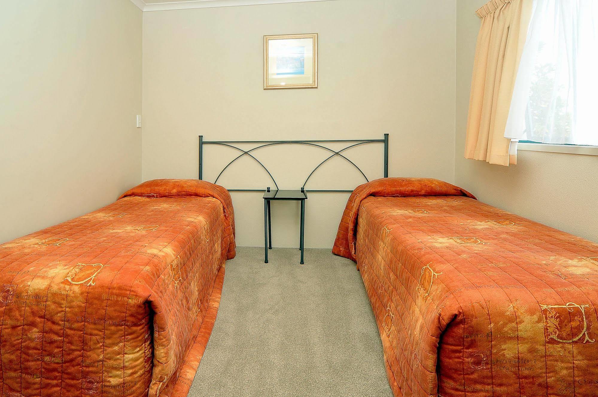 Motel Academy At Botany Motor Auckland