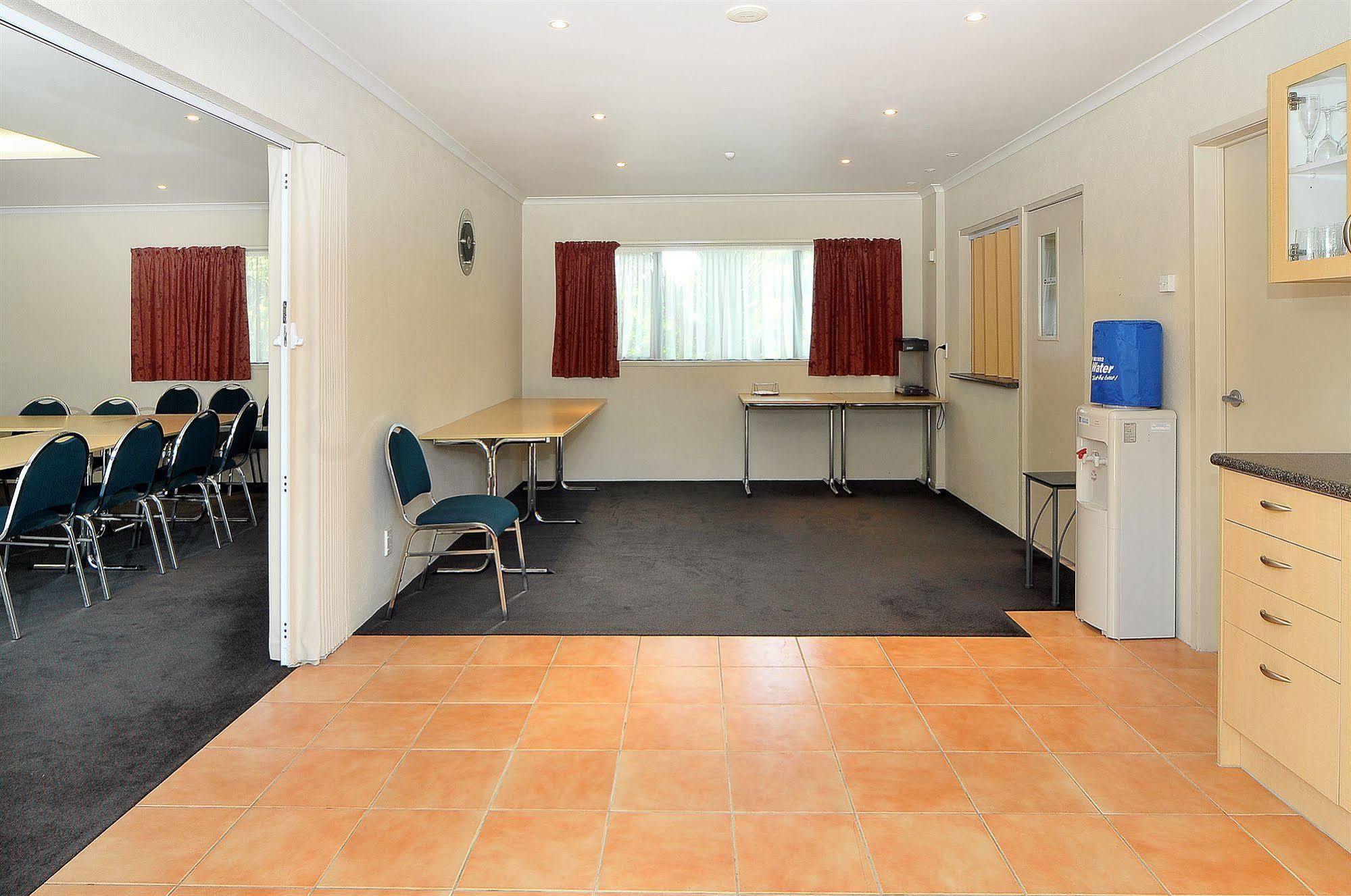 Academy At Botany Motor Motel 3*
