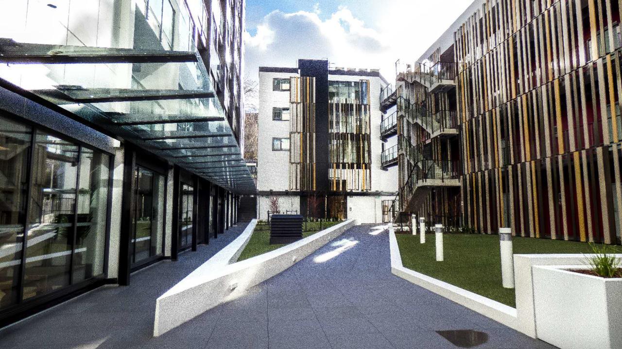 Queens Square By Am Auckland