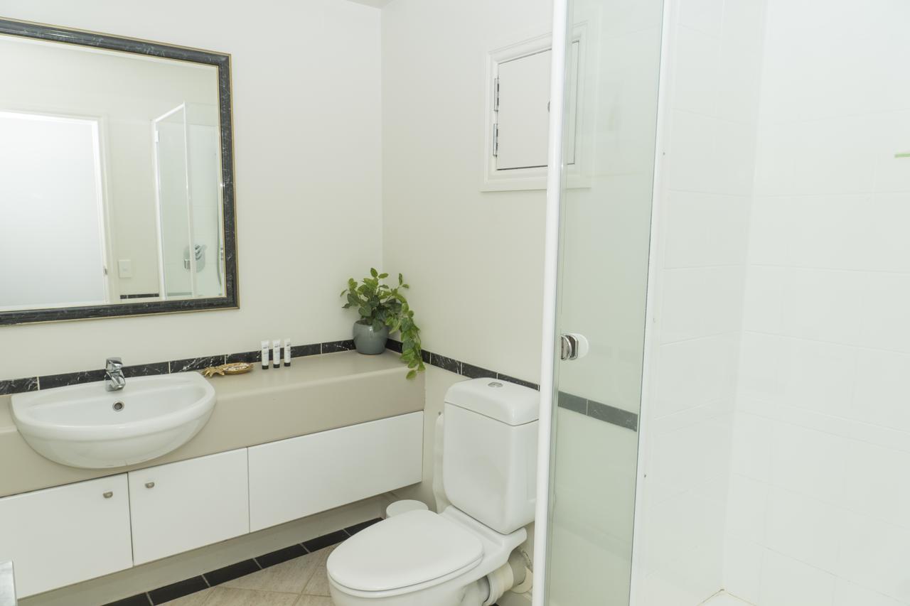 Centre W/ Pool And Gym * Auckland