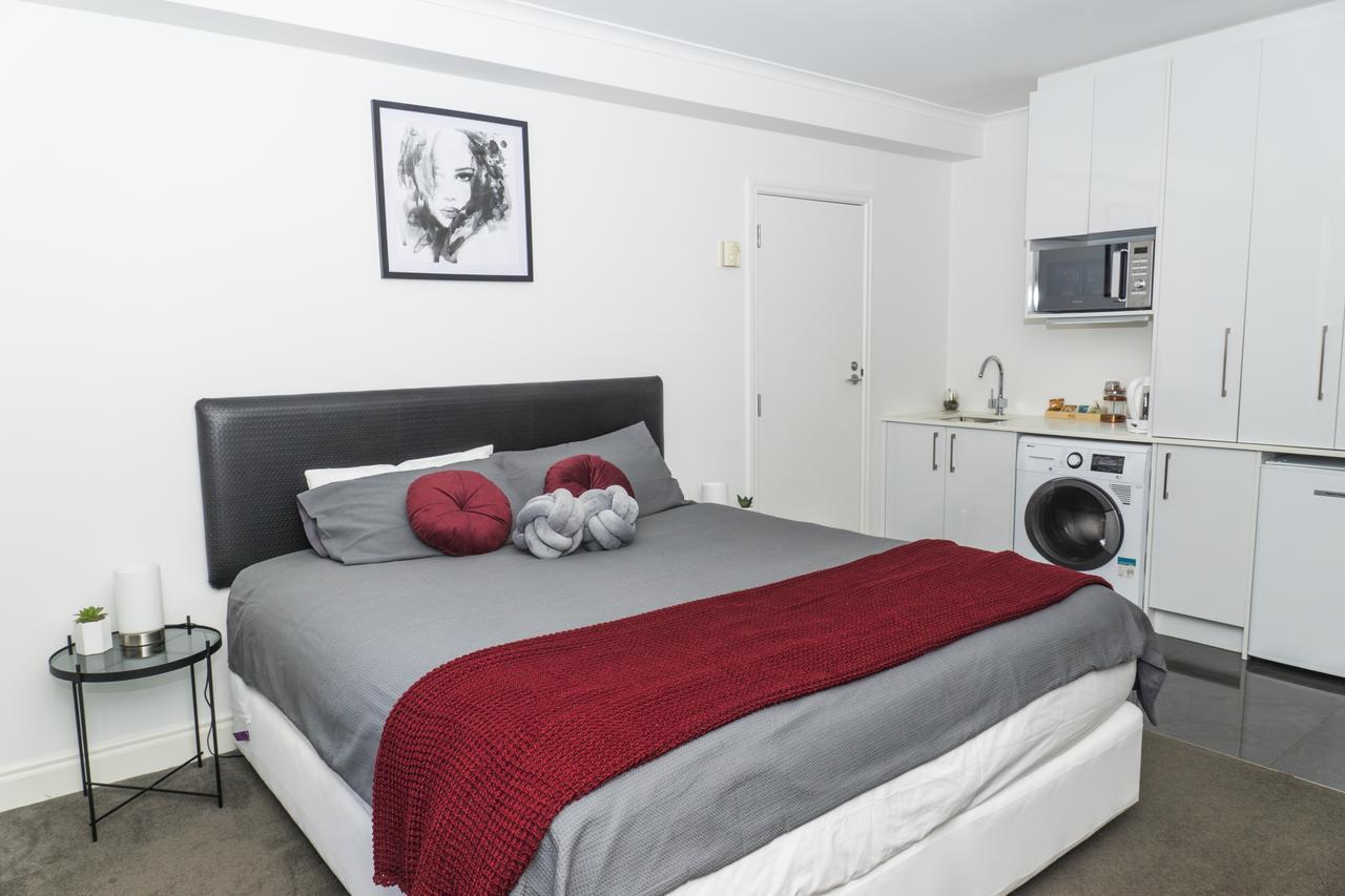 Apartment Centre W/ Pool And Gym