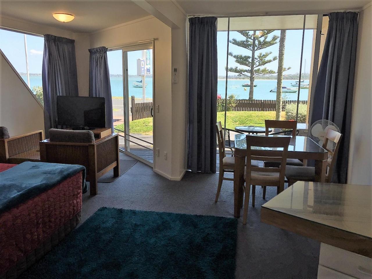 Motel Bucklands Waterfront 3*