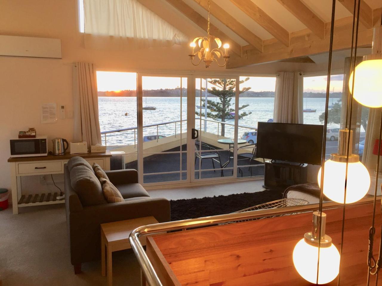 Motel Bucklands Waterfront 3*