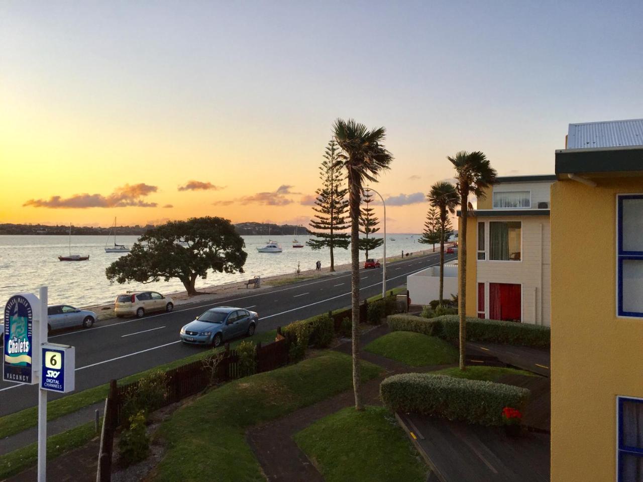 Bucklands Waterfront 3*
