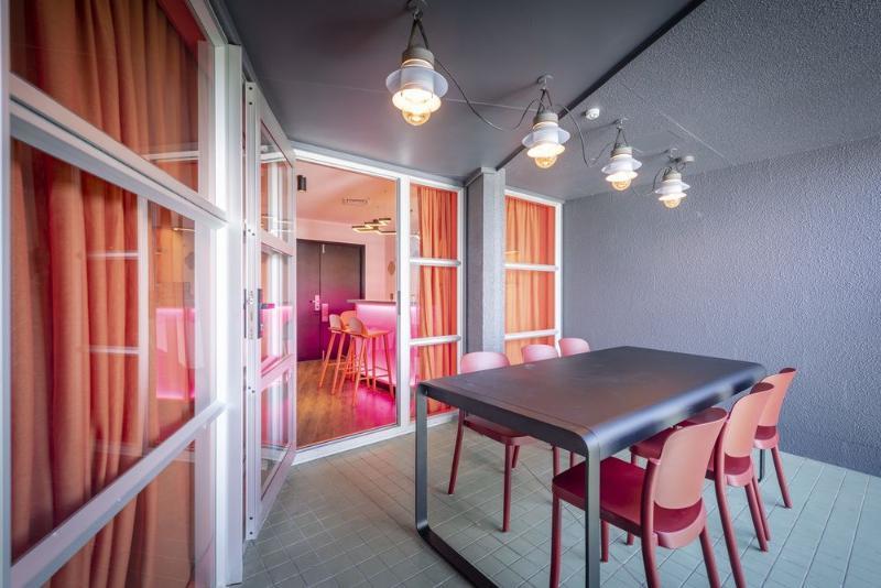 Naumi Airport Hotel