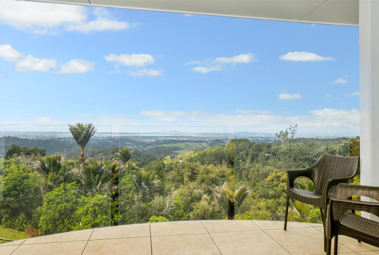 Hotel Waitakere &