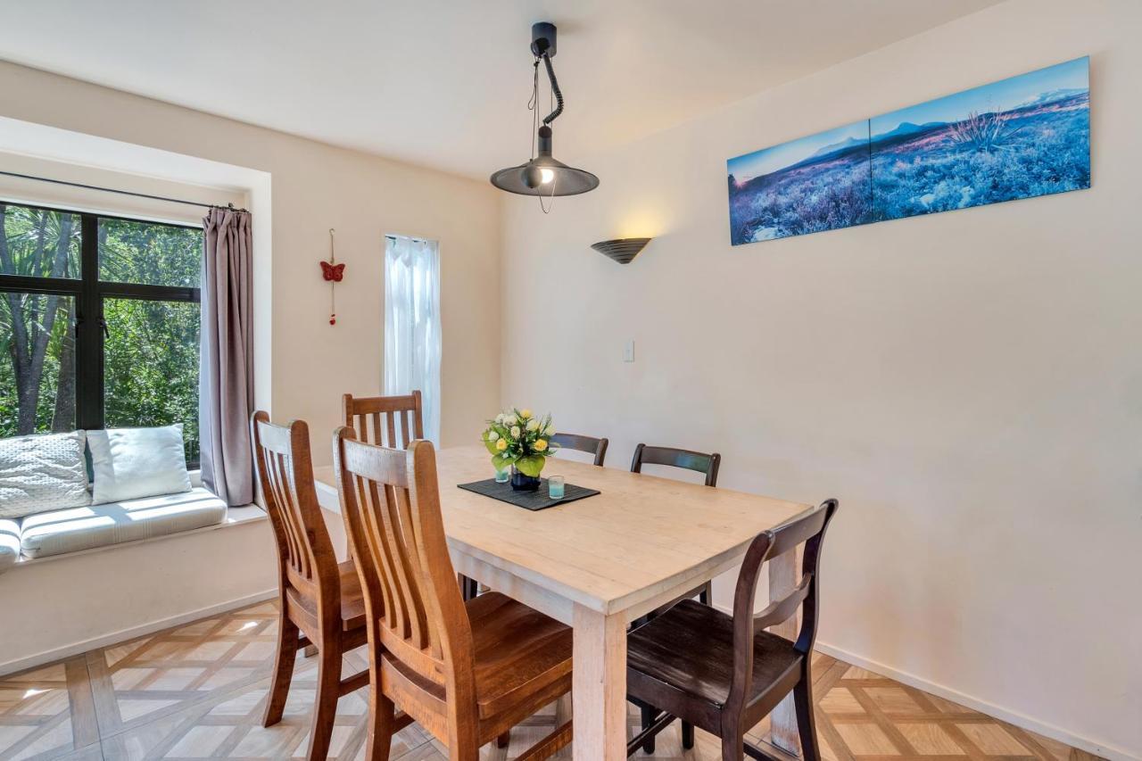 Ponsonby Gardens With Deck And Parking Holiday home
