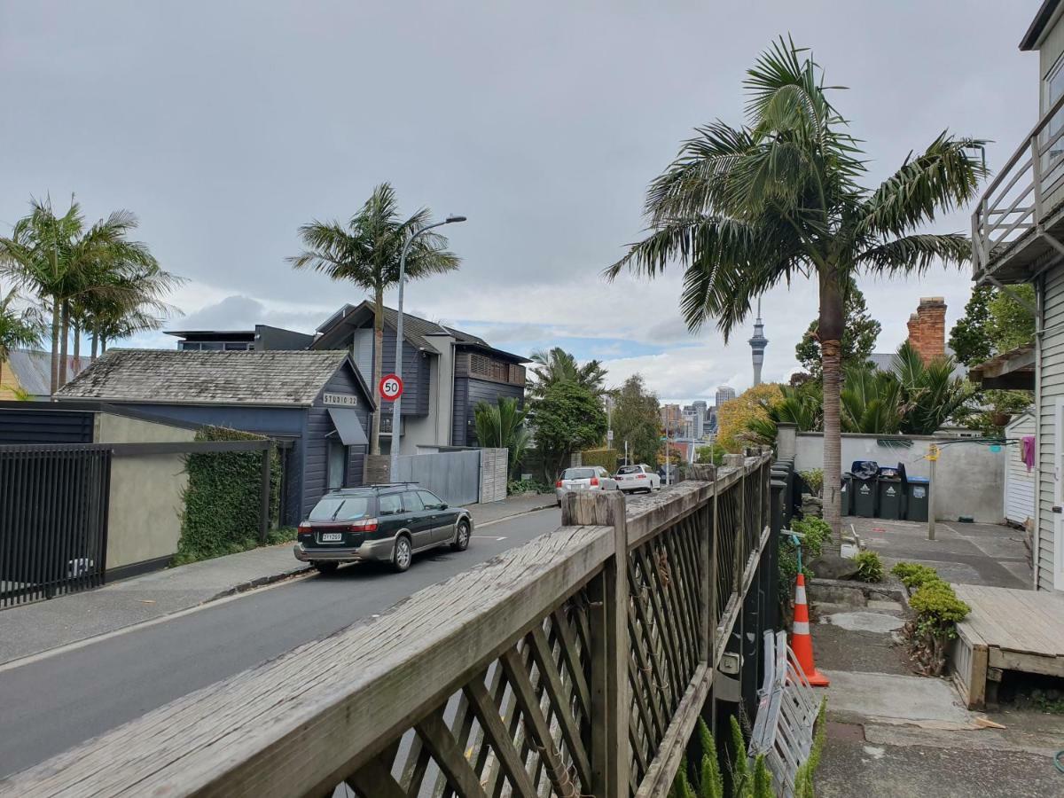 Uenuku 3* Auckland
