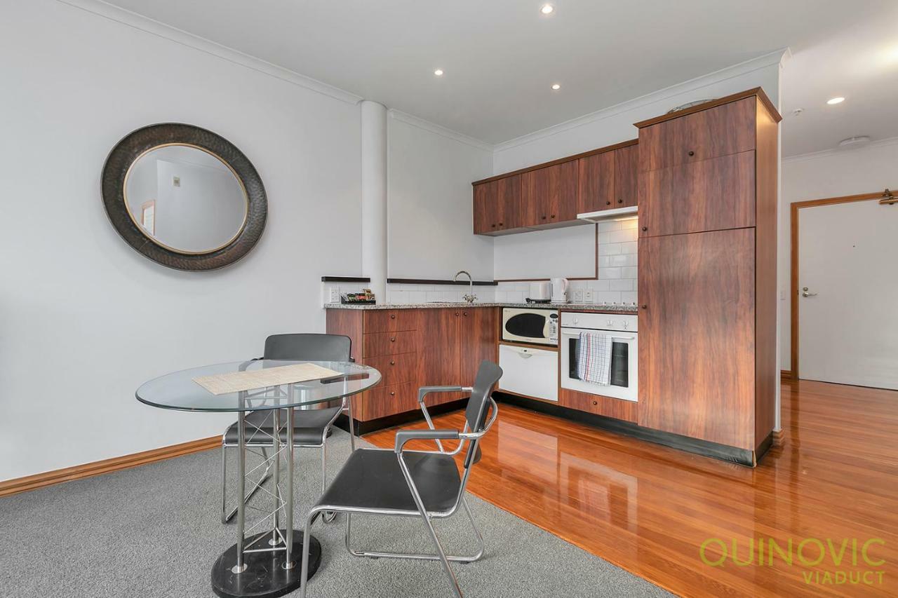 Qv Refine And Central - 827 * Auckland