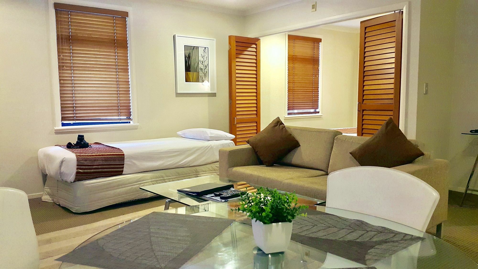 Aparthotel Apollo On Nelson 4*