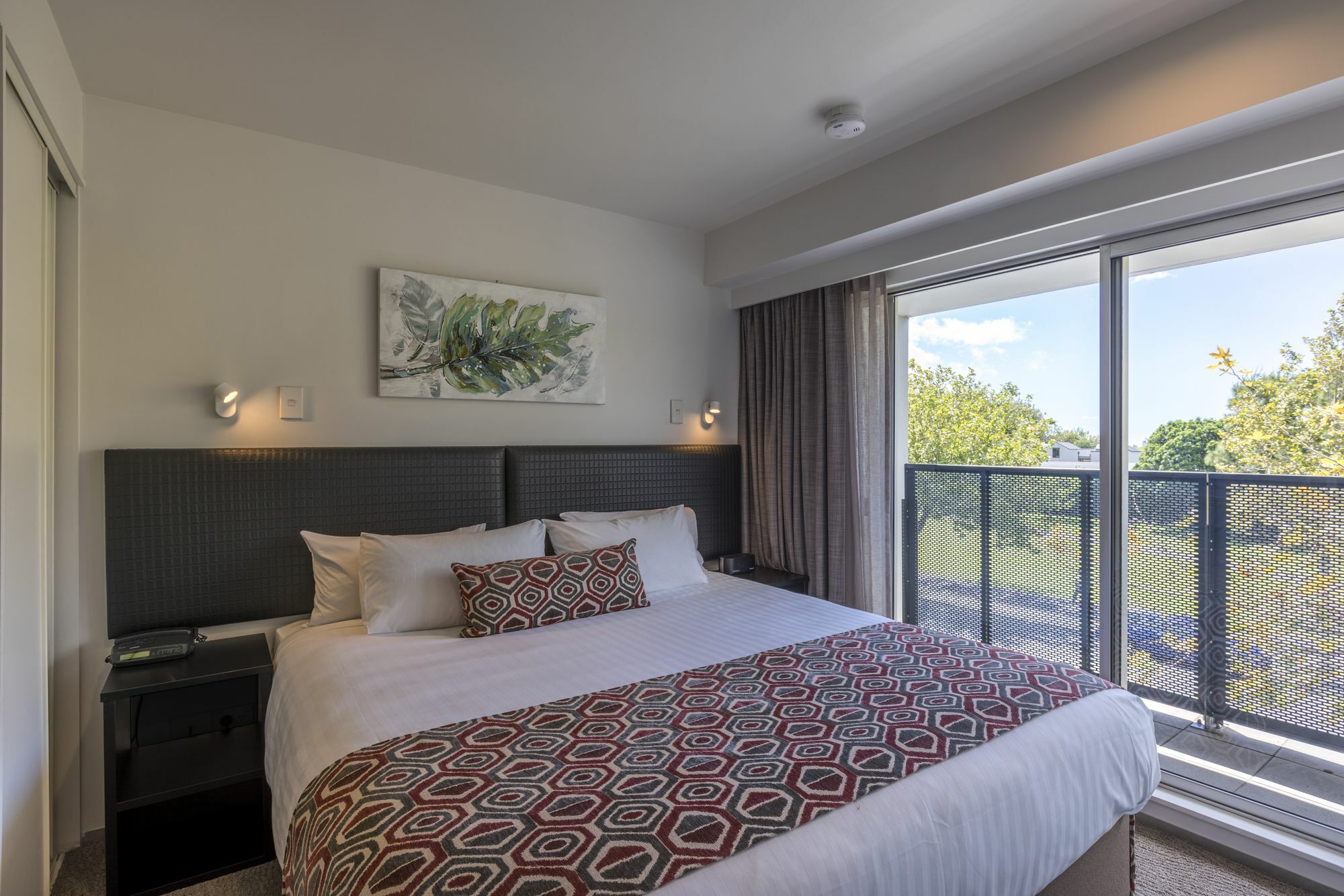 Quest Ponsonby Serviced Aparthotel 4*