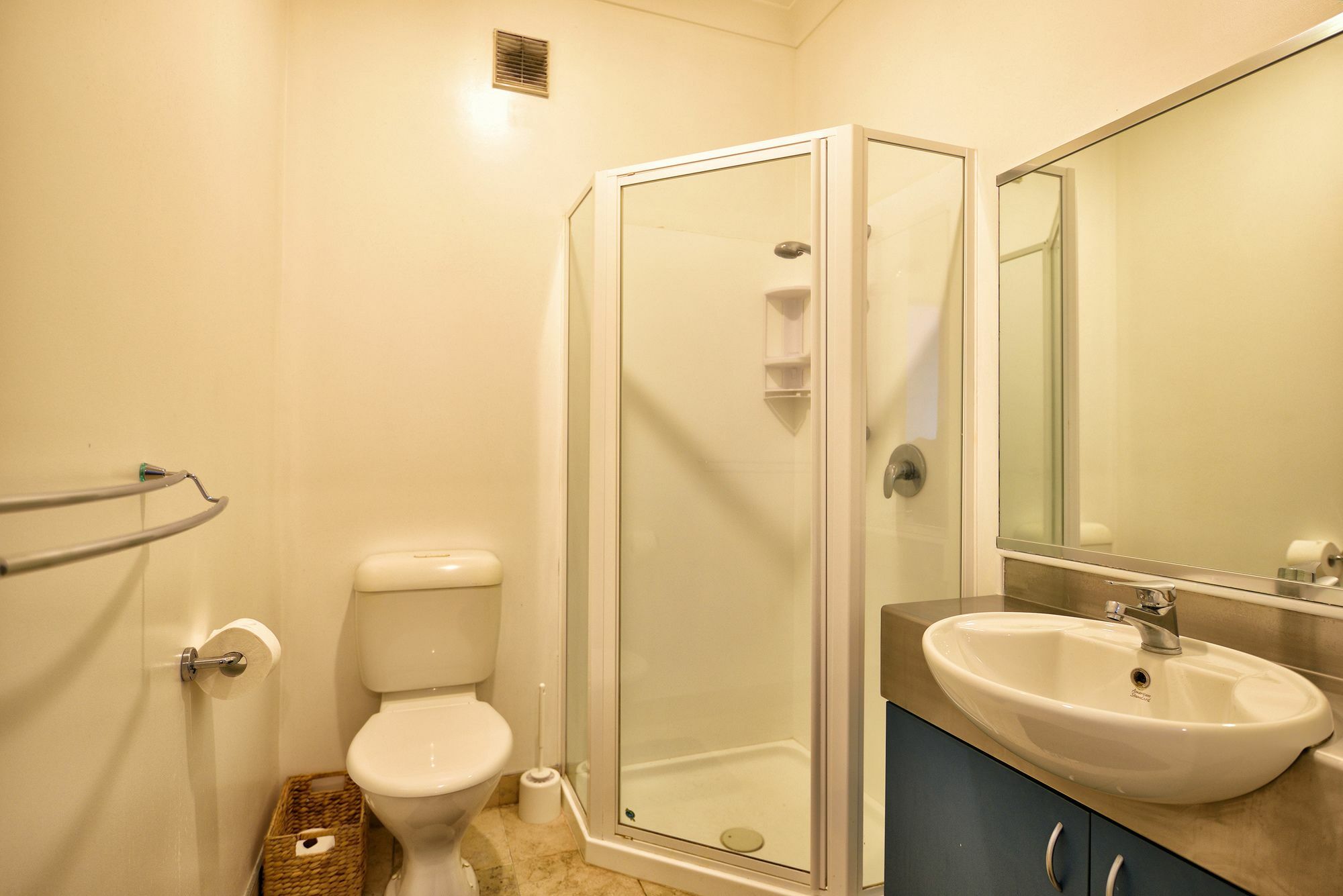 Center Furnished Auckland