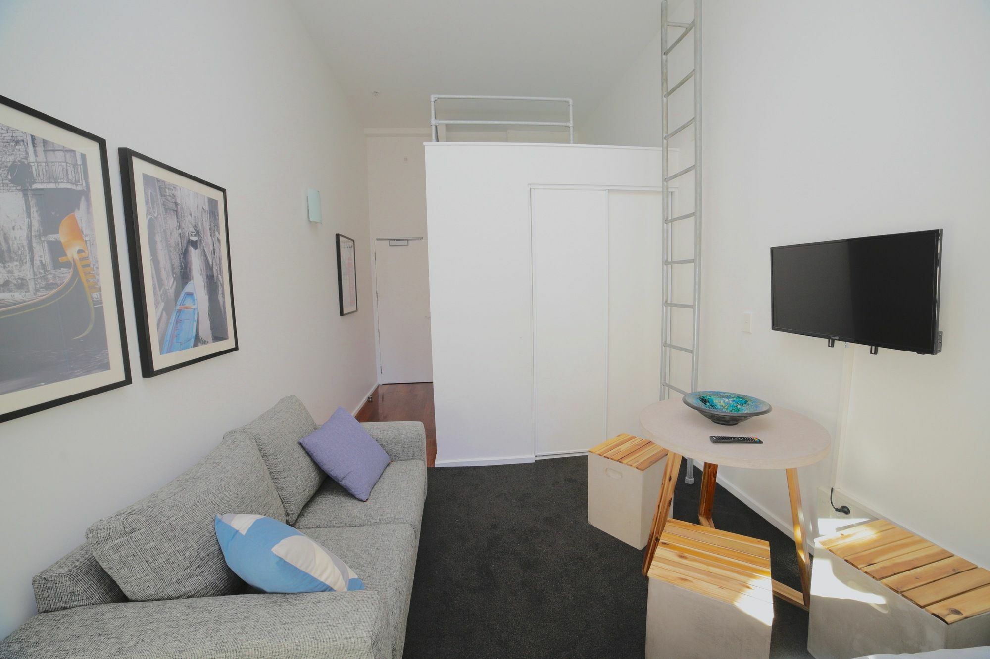 Urban Chic Loft Off Queen Street Auckland